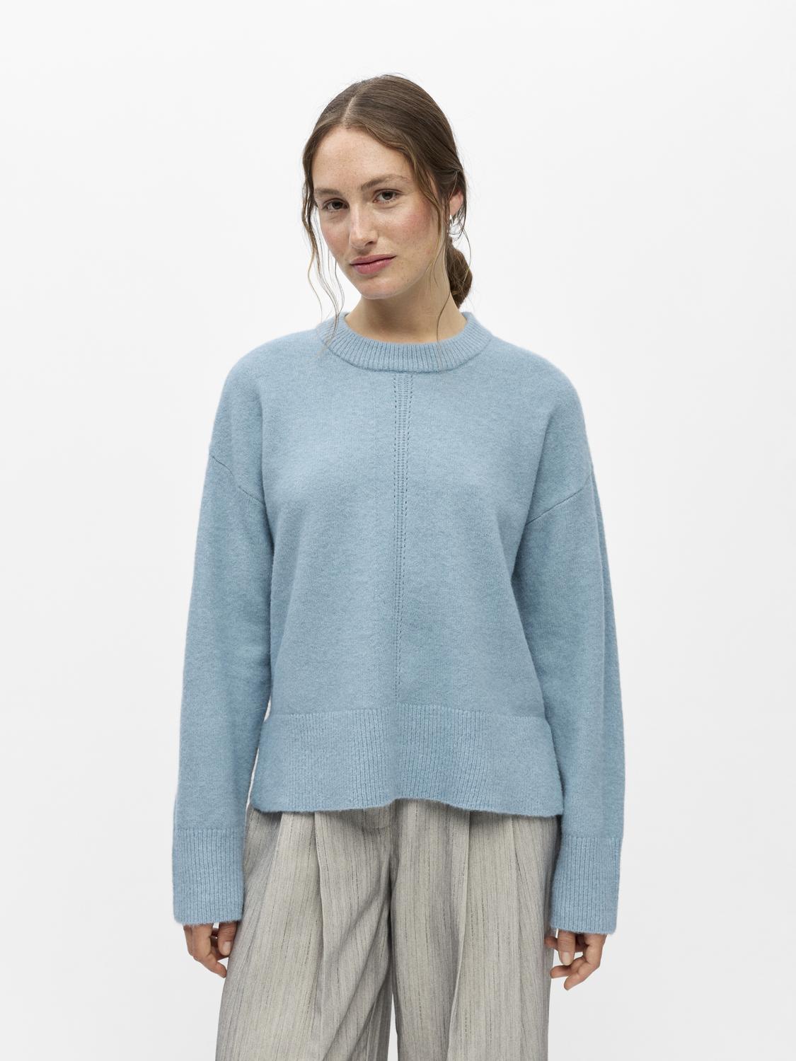 model_shot-front